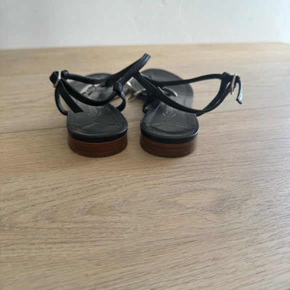 Chanel Oversized CC Logo Black Leather Thong Sandals Size 41 / US 11 - Picture 6 of 9